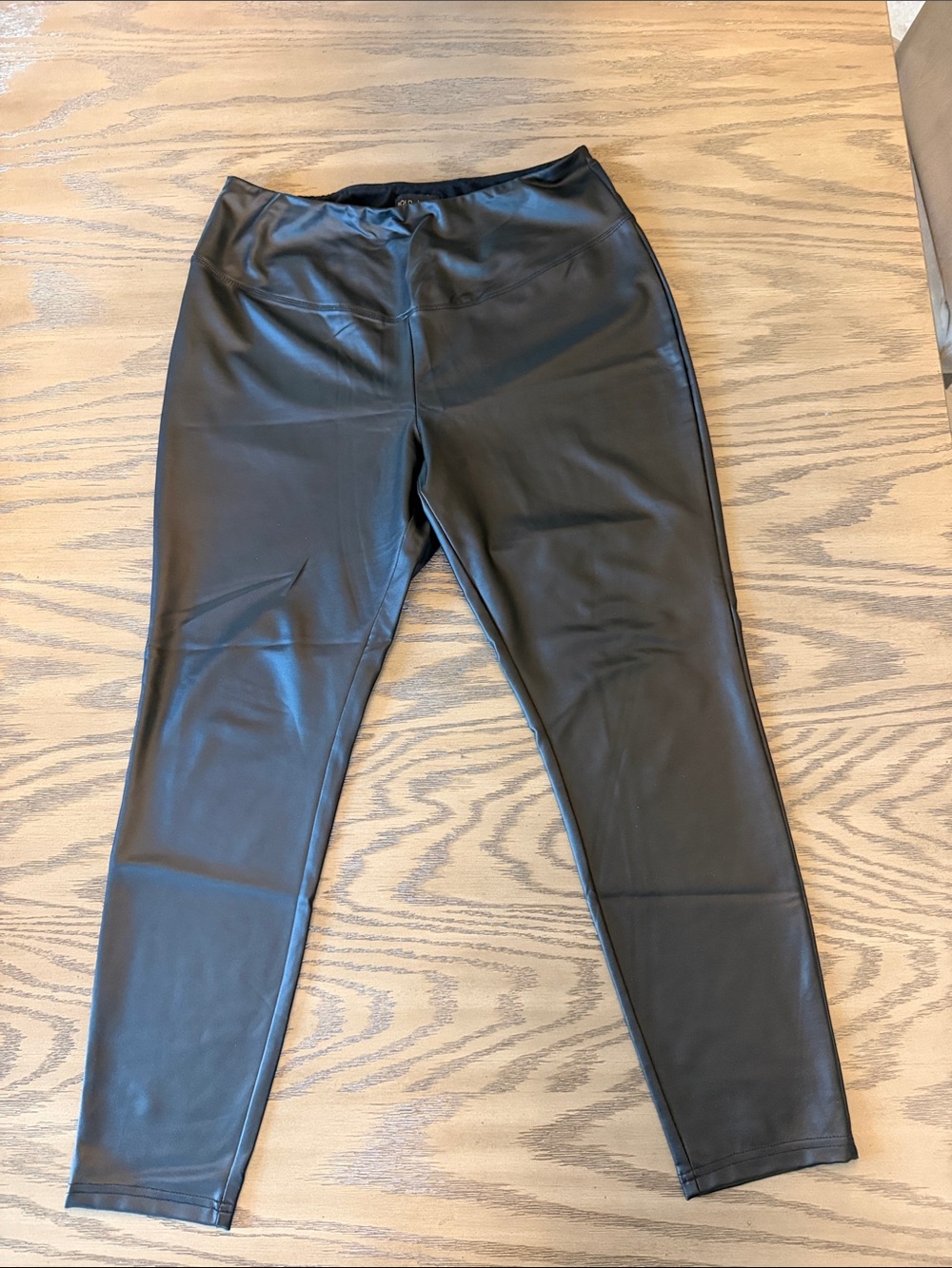 BOLD elements Women's Black Stretch leggings